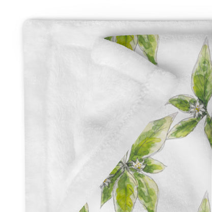 Plush fleece throw blanket with a white starflower watercolor pattern and soft sherpa lining. Cozy botanical home décor with a nature-inspired floral design.
